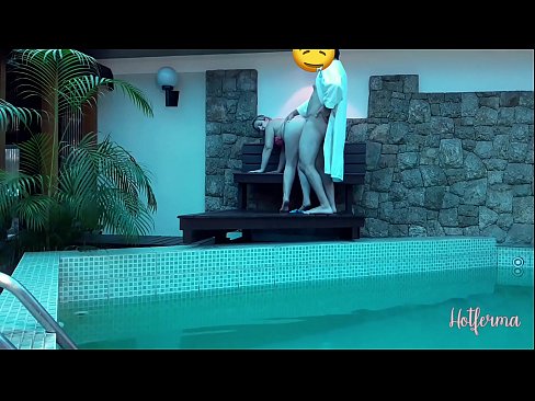❤️ Oga pe iranṣẹbinrin si awọn pool, sugbon ko le koju kan gbona ️❌ Iwa onihoho furo ❌️❤